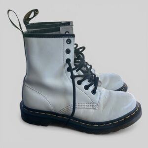 Doc Martens classic white lace up retro boots size 5 US ladies combat moto